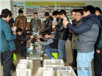 2014年2月17日合肥立新菌种场培训学校学员在合肥立新菌种场培训学校现场实习食用菌菌种制作技术—— 液体菌种以及 一级母种培养基