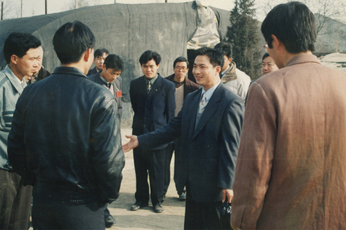场长与安徽食用菌协会会员交流