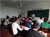 合肥市庐阳区食用菌协会学员在教室学习科普知识