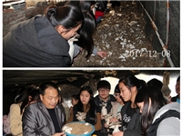 合肥市庐阳区菌种场培训基地学员听老师讲菌菇大床栽培及盆栽种植方法