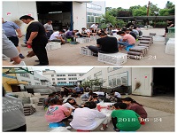 合肥立新食用菌培训学校学员实习食用菌生产制袋